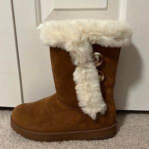 Brown fluffy boots